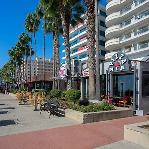https://alberts-apartments.protaras-cy-hotels.com