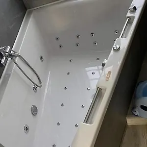https://big-apartment-for-6-air-condition-jacuzzi.gdanskhotel.org